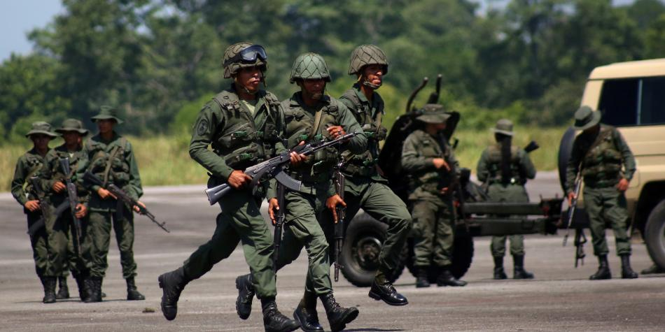 Maduro Despliega Militares en la Frontera y causa tensión en Colombia