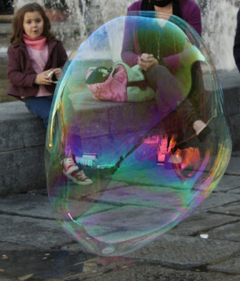 I bambini vedono tutto in niente.. di etturin