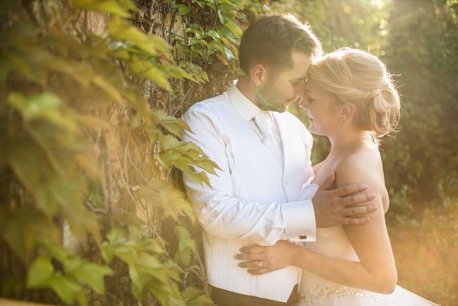 Fotógrafo de casamento Jakub Viktora (viktora). Foto de 31 de maio 2016