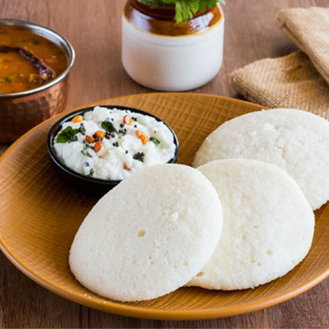 Idli-Sambhar With Coconut Chutney