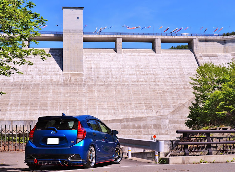 アクアG'sのダムと鯉のぼり🎏・最高の青空でした🌞・車が好きな人と繋がりたい・写真が好きな人と繋がりたいに関するカスタム事例の投稿画像2枚目