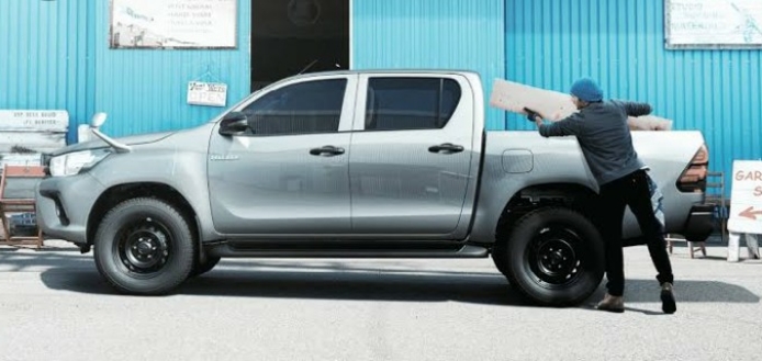 ハイラックスのハイラックス・新型ハイラックス・GUN125・ピックアップトラックに関するカスタム事例の投稿画像1枚目