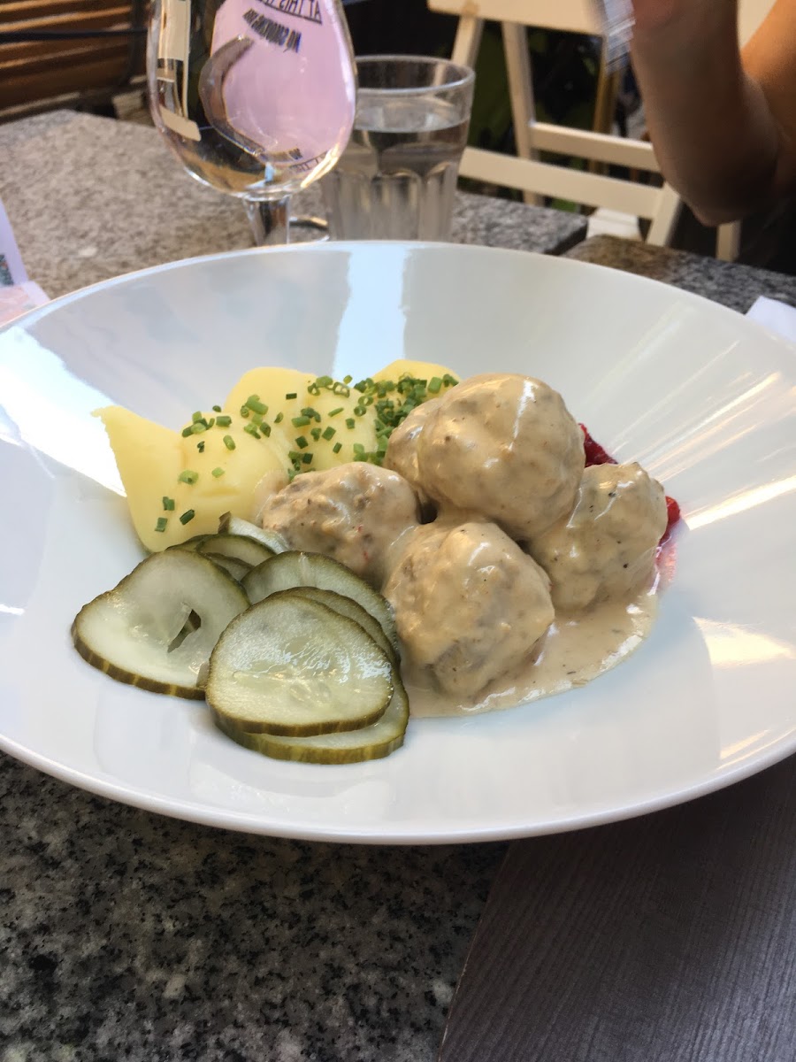 Meatball lunch platter