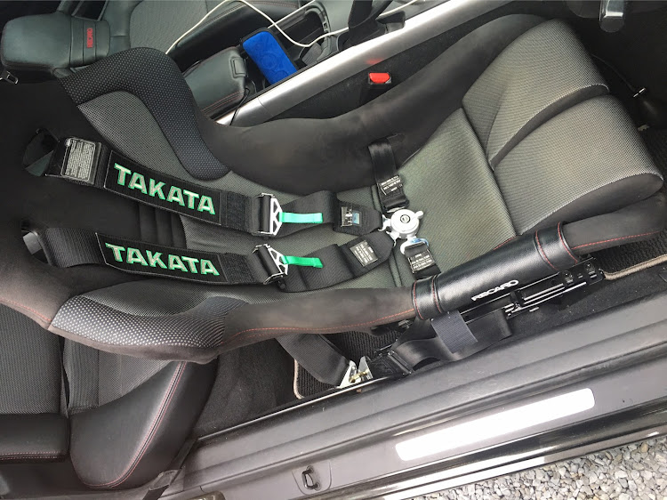RX-8のDIY・レカロフルバケットシート・レカロTS-G・rx-8・タカタ4点式に関するカスタム事例の投稿画像1枚目