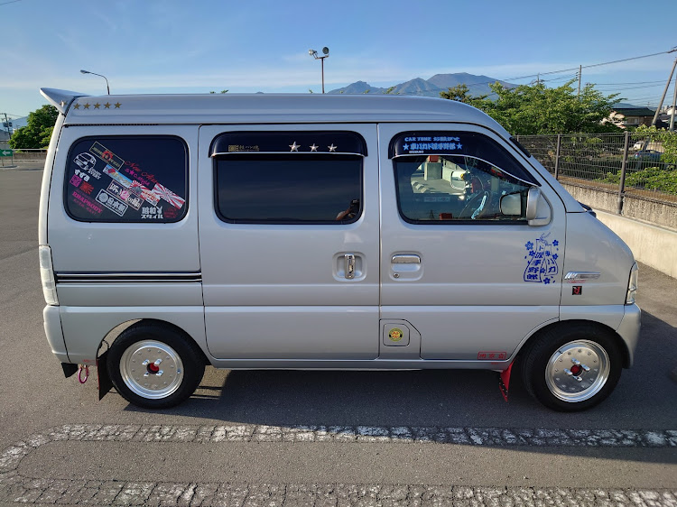 エブリイバンの久々に洗車✨・足回りセッティング・まだ完成じゃないよ😭に関するカスタム事例の投稿画像1枚目