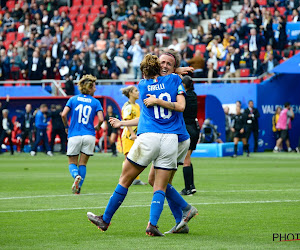 Hattrick Girelli loodst Italië voorbij Jamaica naar volgende ronde WK