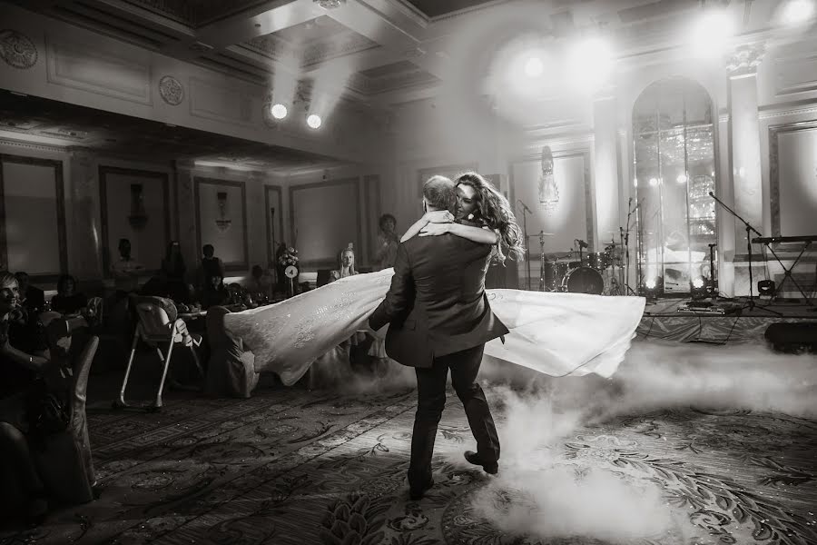 Wedding photographer Vladimir Petrov (vladimirpetrov). Photo of 12 May 2017