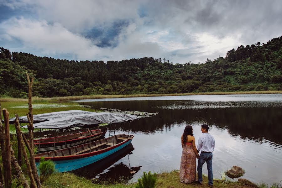 Wedding photographer Pixel Estudio (pixelestudiosv). Photo of 10 October 2018