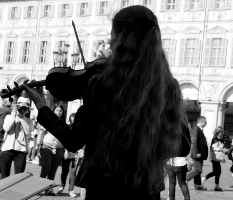 violinista di strada di mariellaturlon