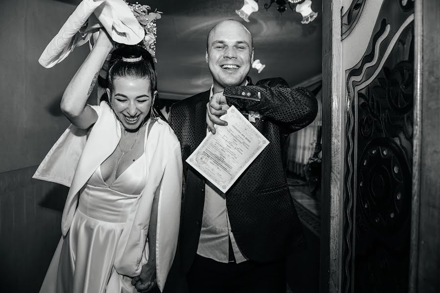 Wedding photographer Anastasiya Marotchak (photocomora). Photo of 24 September 2022