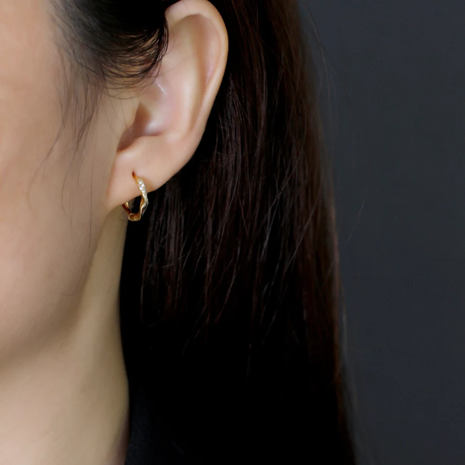 Boucles d'oreilles tendance personnalisées européennes et américaines pour femmes, design unique et stylé, parfaites pour compléter votre look.