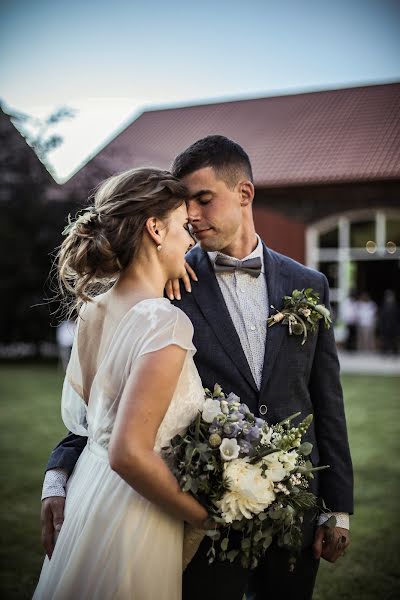 Svadobný fotograf Dominika Jandáková (dostalovaphoto). Fotografia publikovaná 7. októbra 2021