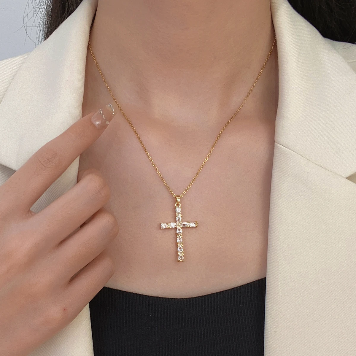 Title 2, Kruis ketting van titaniumstaal, 18K goud, kope...