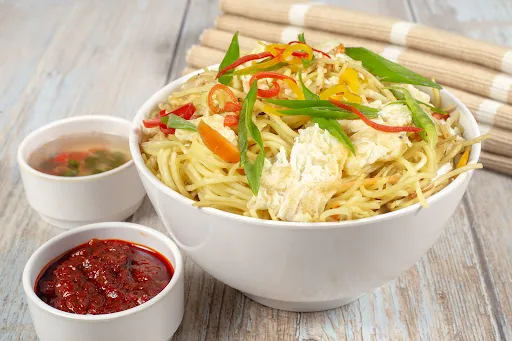 Egg Hakka Noodles