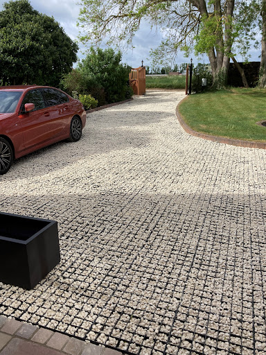 Eco plastic grids with Cotswold chipping