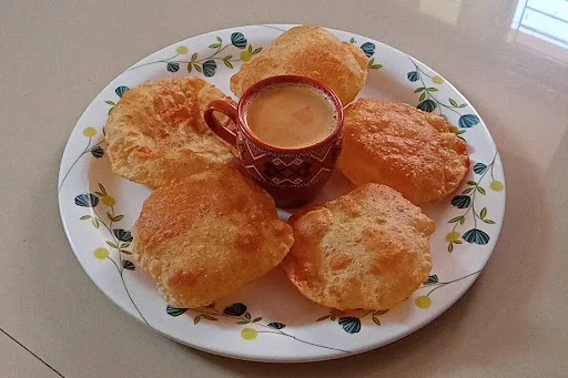 Tea [1 Cup, 100 Ml] With 5 Poori