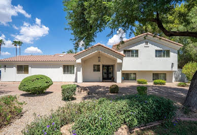 House with pool 2