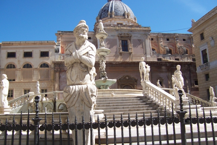 Piazza della Vergogna di Antonio De Felice