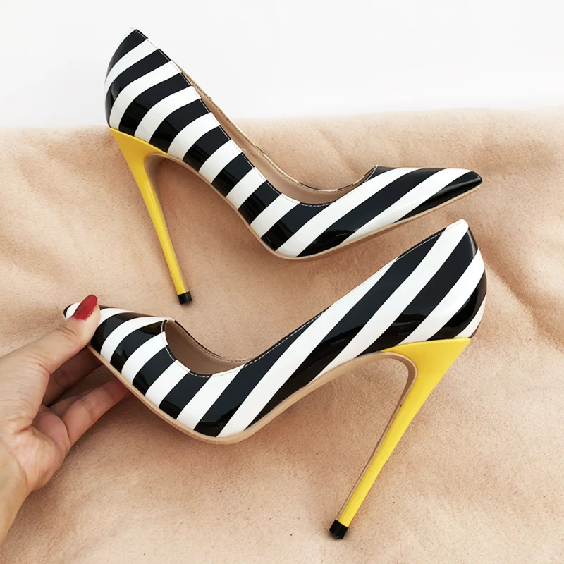Zapatos de tacón de aguja de charol a rayas para mujer