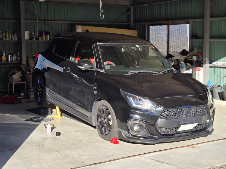 スイフトスポーツのzc33s・新年初カスタム・洗車に関するカスタム事例の投稿画像1枚目