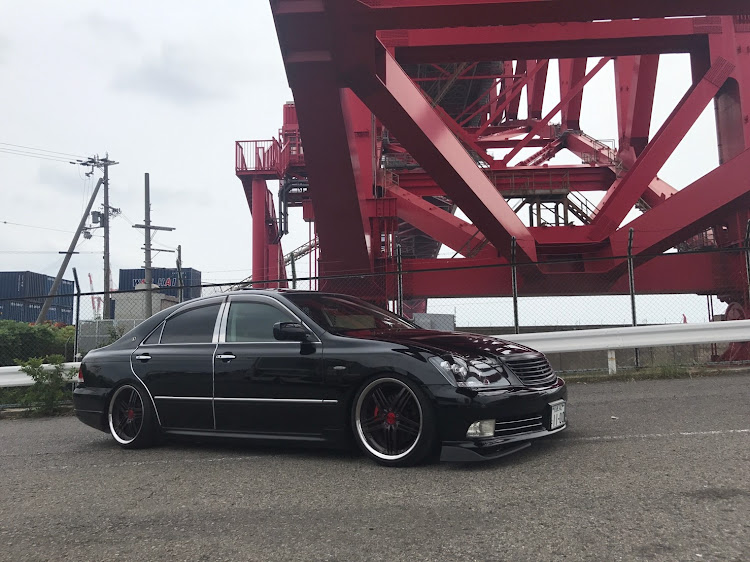 クラウンアスリートのエムズガレージ・舞洲・ナナガンに関するカスタム事例の投稿画像5枚目