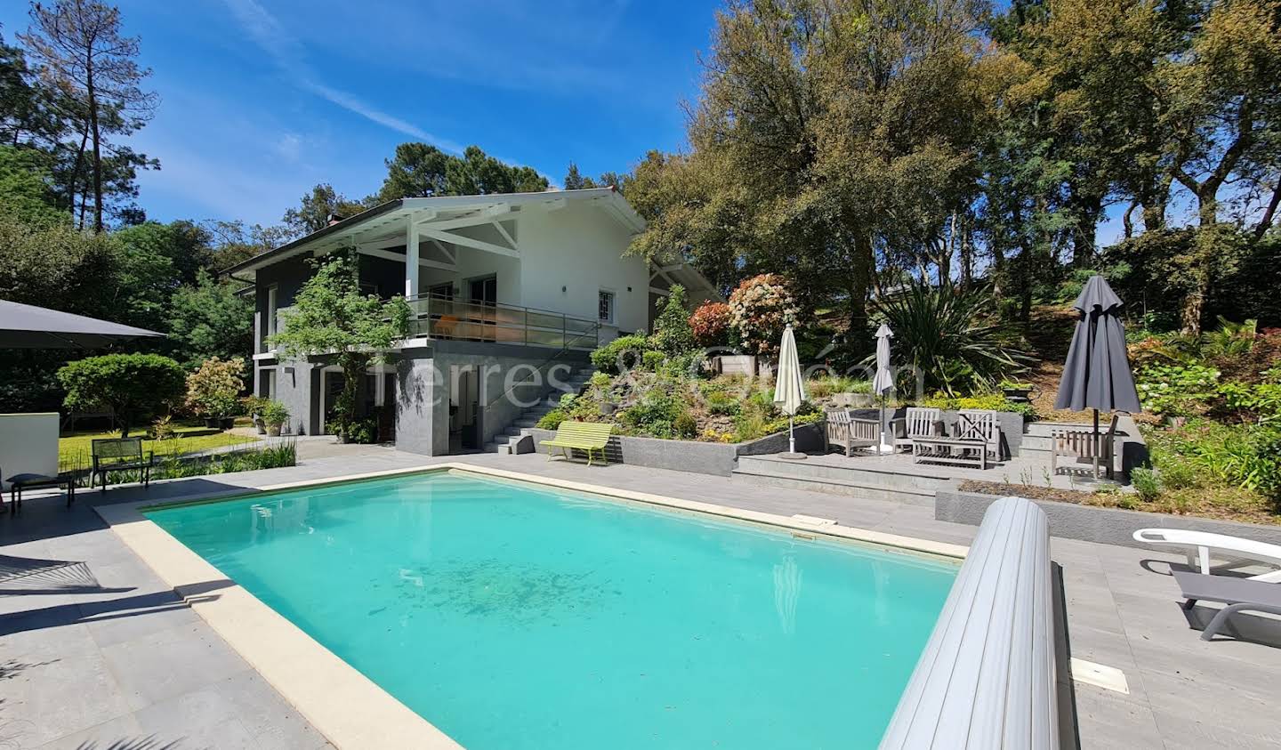 House with pool and terrace Hossegor