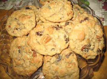 oOATMEAL RAISEN COOKIES