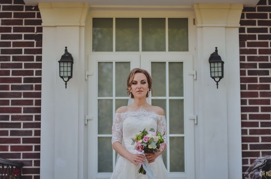 Fotógrafo de casamento Marina Strelkova (strelkina). Foto de 6 de outubro 2017