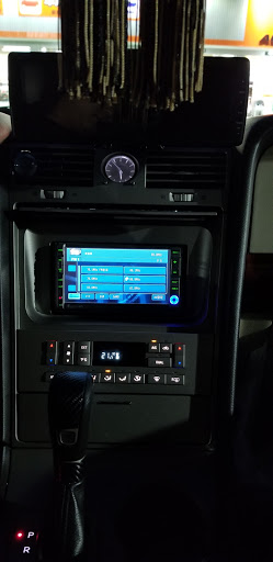 ナビゲーター のアメ車 カーナビ取付 フローティングビッグｘ11 ナビゲーターに関するカスタム メンテナンスの投稿画像 車のカスタム情報はcartune