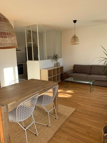 Location meublée appartement 3 pièces 65 m² à Clamart (92140), 1 650 €