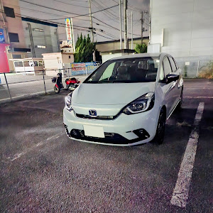 フィット GR3