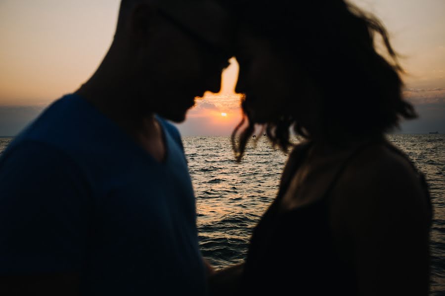 Fotógrafo de casamento Irina Moshnyackaya (imoshphoto). Foto de 1 de setembro 2017