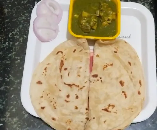 2 Chapati With Palak Chicken Curry