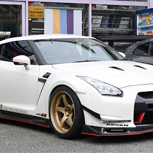 NISSAN GT-R