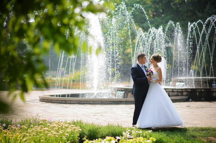 Fotografo di matrimoni Artem Moshnyaga (artema). Foto del 19 ottobre 2015