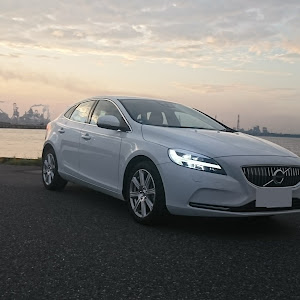 V40