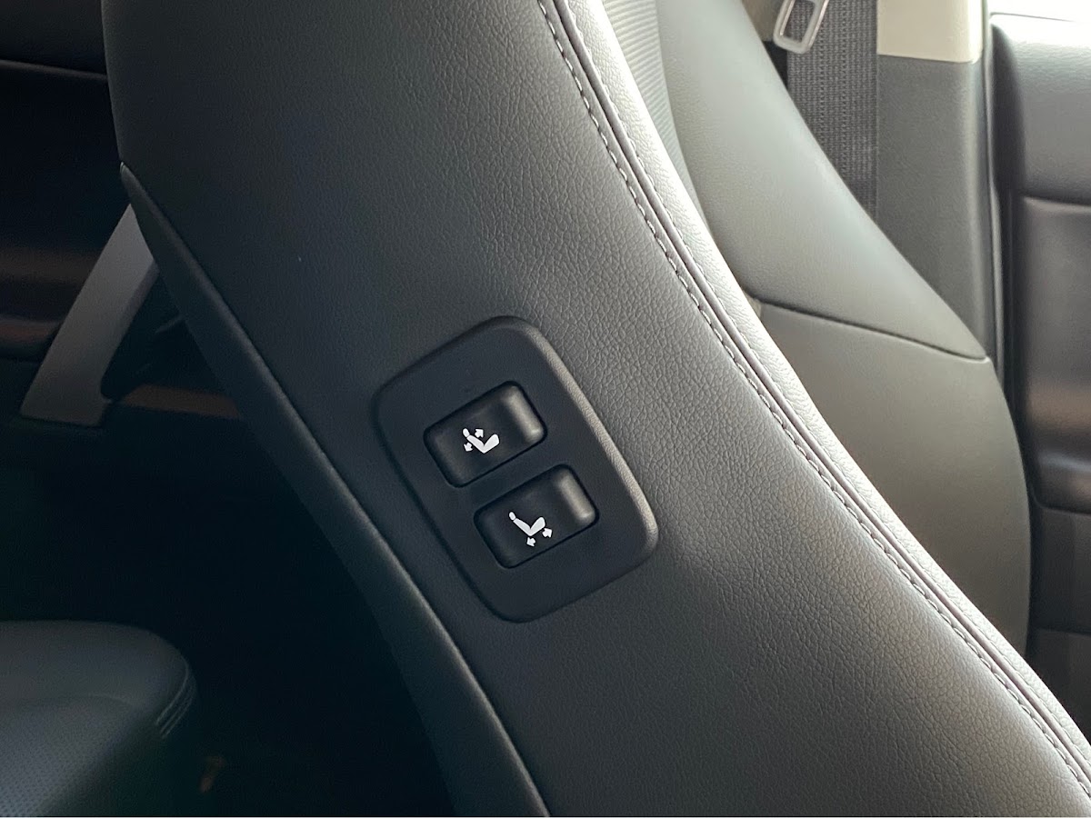 ランドクルーザープラド 150系のパワーシートスイッチ増設 パワーシート サブスイッチ Tx L Tz G Gmgに関するカスタム メンテナンスの投稿画像 車のカスタム情報はcartune