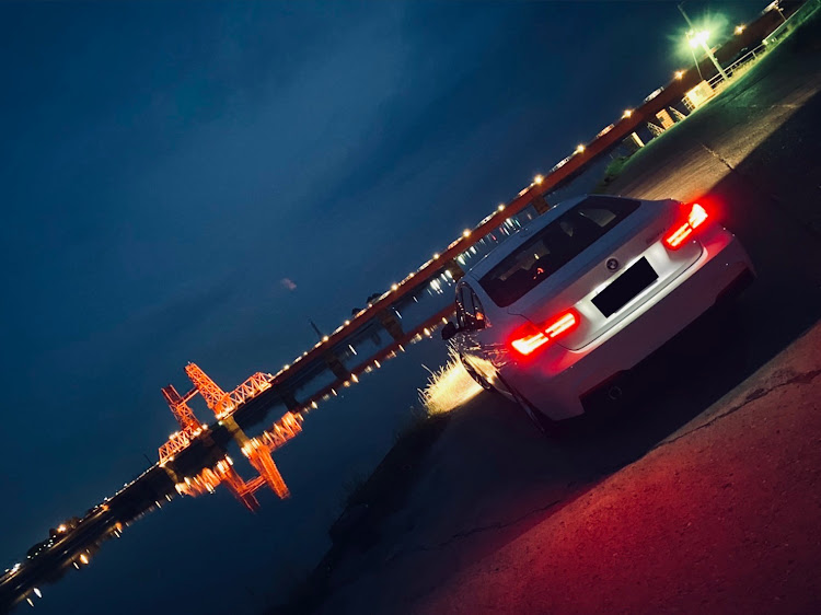 3シリーズ セダンのBMW・なにげない1枚・梅雨・#車・梅雨入りに関するカスタム事例の投稿画像1枚目