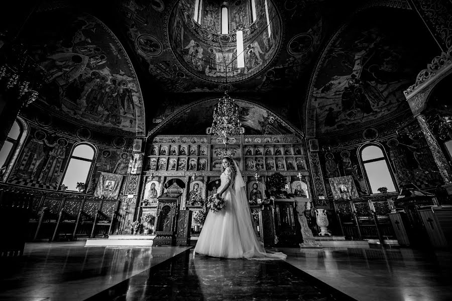 結婚式の写真家Răzvan Baluș (razvanbalus)。2022 8月27日の写真