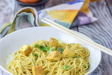Crispy Tofu Curry Noodle