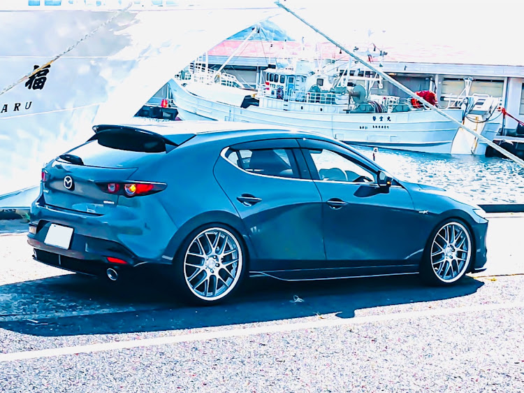 MAZDA3のマツダ3ファストバック・20インチ・加工でごめんなさい🙇🏻‍♂️に関するカスタム事例の投稿画像2枚目