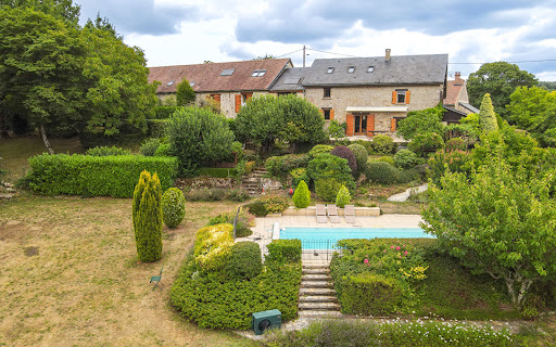 Maison avec piscine et terrasse 1