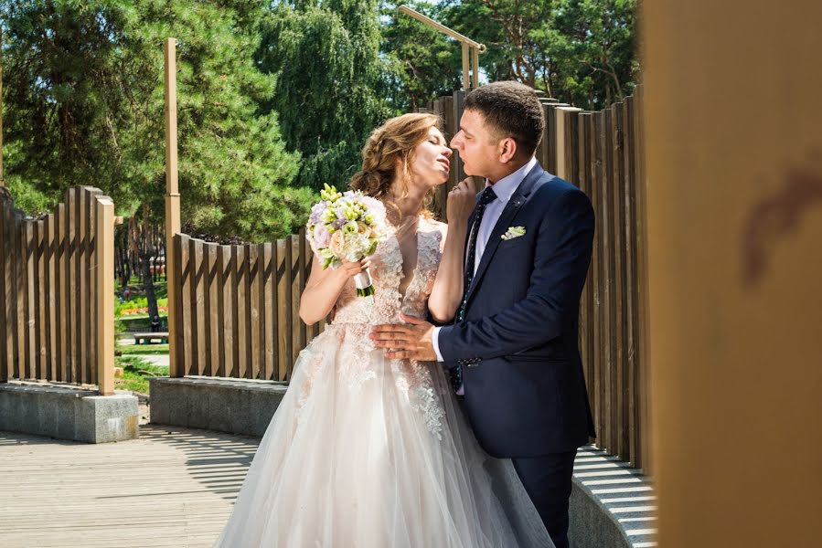 Fotógrafo de casamento Natalya Sharova (natasharova). Foto de 24 de agosto 2017