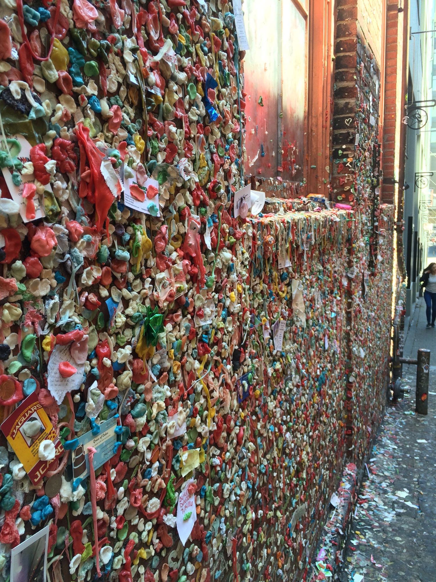 The Gum Wall di utente cancellato