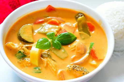 Yellow Thai Curry With Vegetable