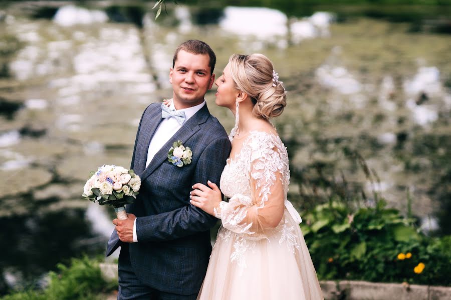 Fotógrafo de casamento Marina Zhazhina (id1884914). Foto de 11 de agosto 2021