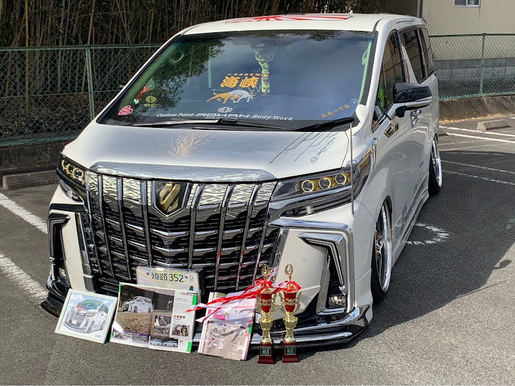 アルファードのアルファード30後期・ROHAN・アマプリ工房・新たなる挑戦・次も頑張るに関するカスタム事例の投稿画像1枚目