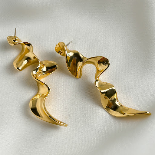 Title 8, Spiral Liquid Geometric Warping Design Necklace...
