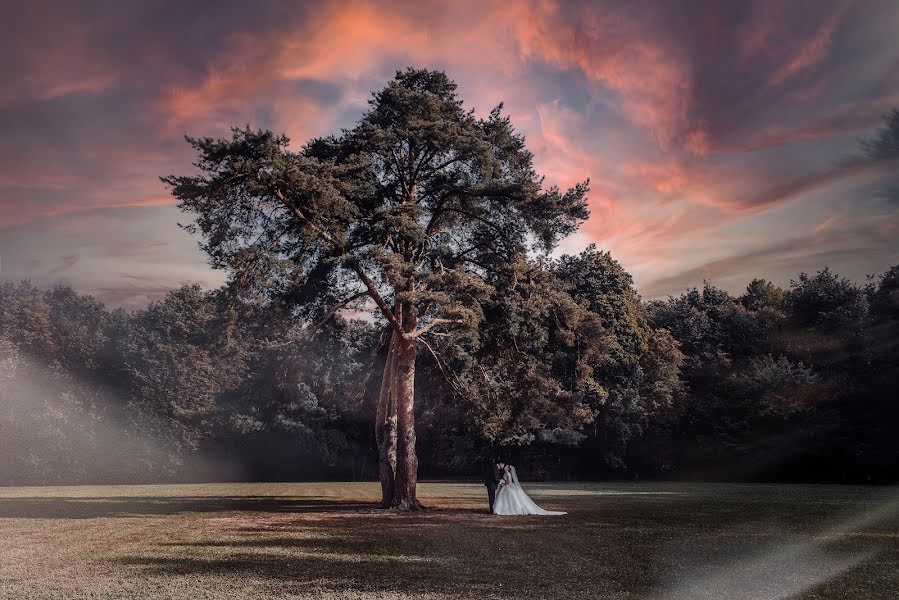 Fotógrafo de casamento Evgeniy Lavrov (evgenylavrov). Foto de 15 de setembro 2021