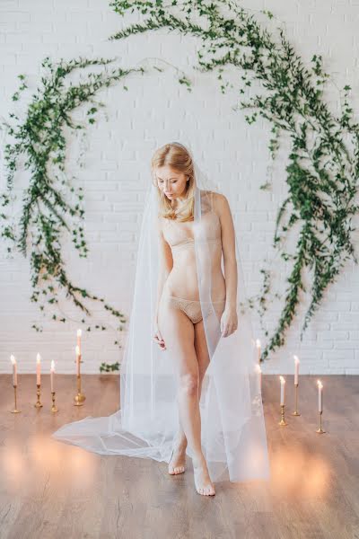 Wedding photographer Svetlana Kutuzova (simodenjatko). Photo of 19 December 2015